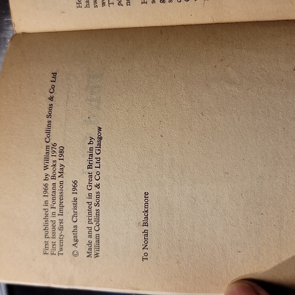 3 x vintage Agatha Christie Novels - Picture 10 of 12
